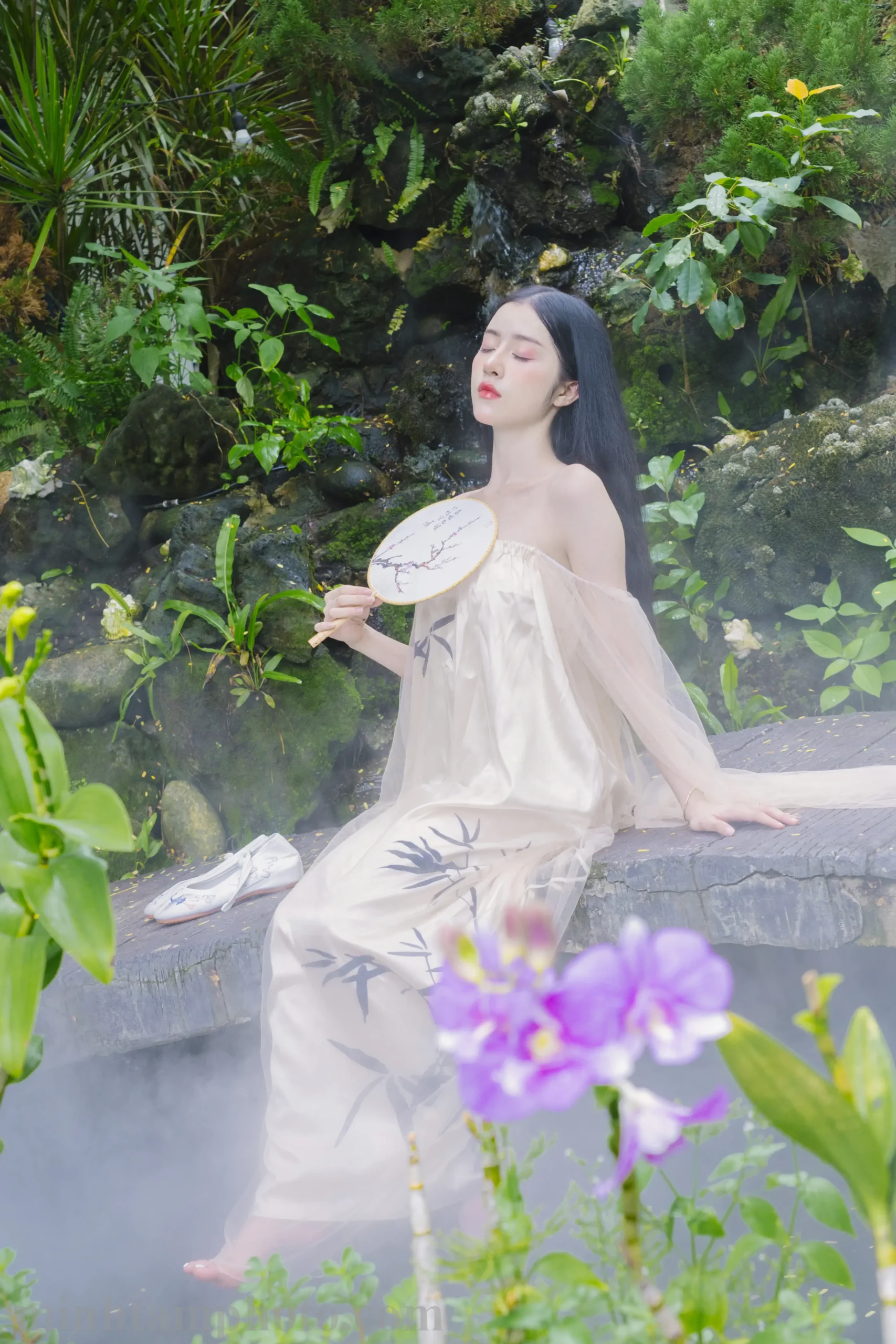 Chụp Cổ Trang &#8211; Cafe Lặng