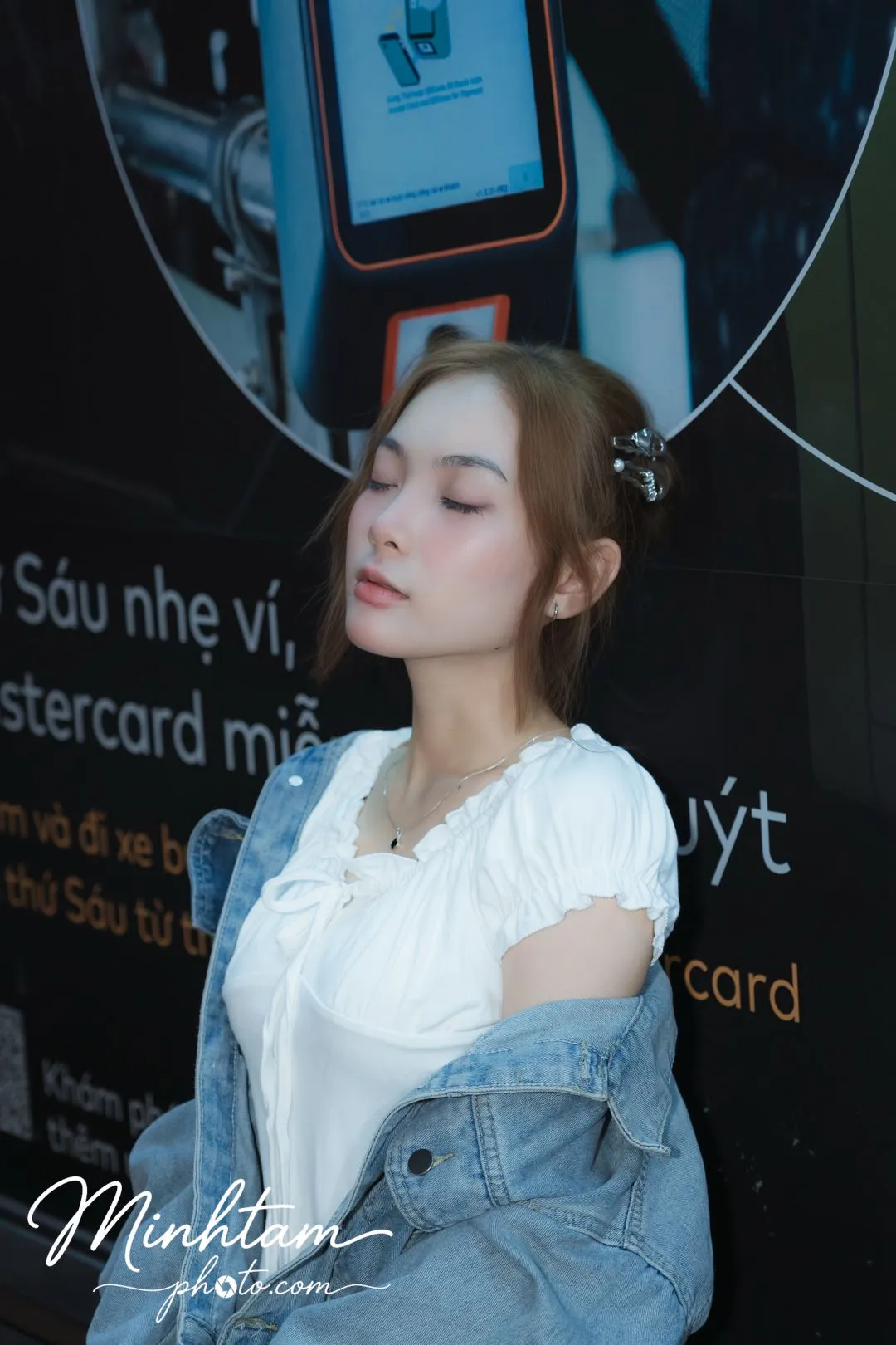 Chụp đêm tại trạm xe buýt Hàm Nghi