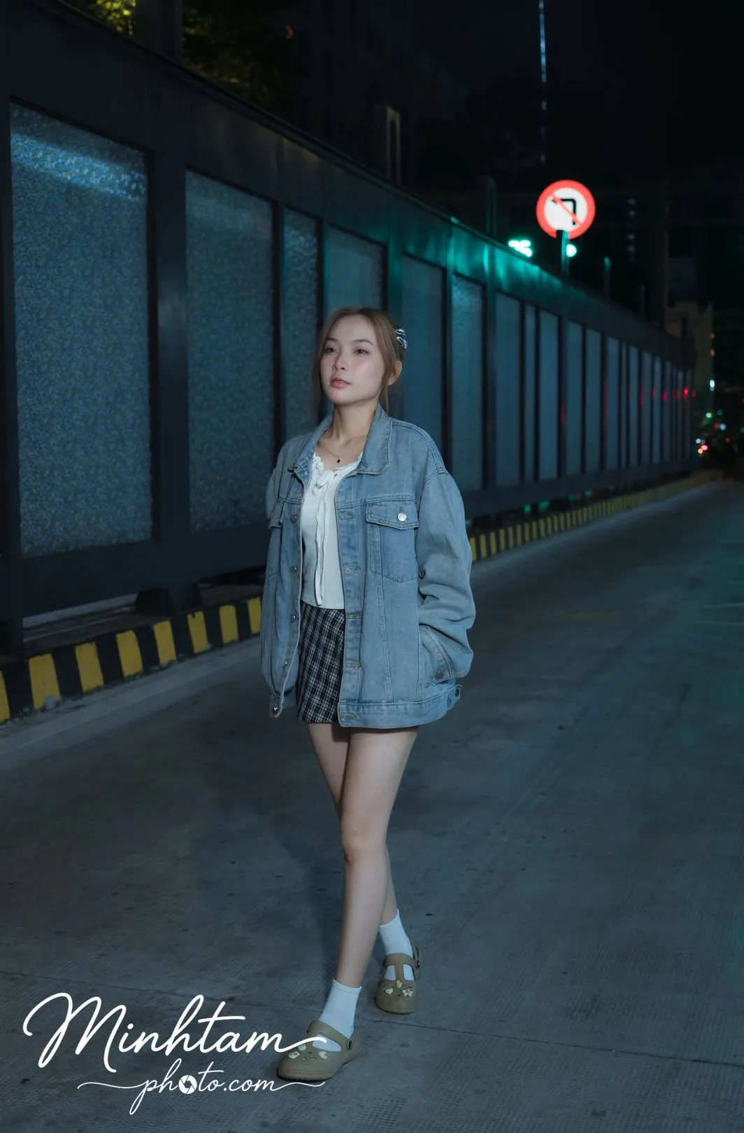 Chụp đêm tại trạm xe buýt Hàm Nghi